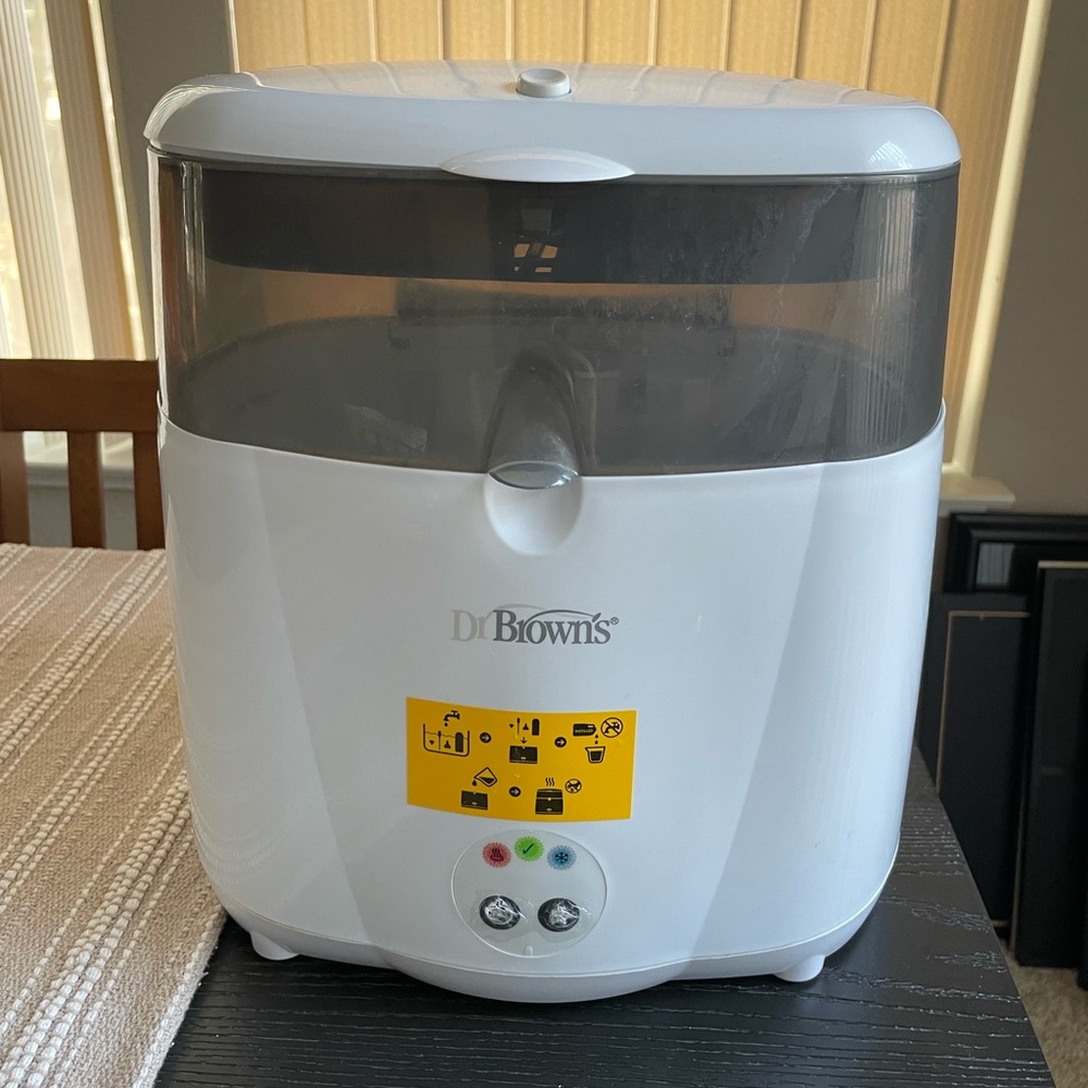 Bottle Sterilizer Dr. Brown’s Deluxe Electric Sterilizer